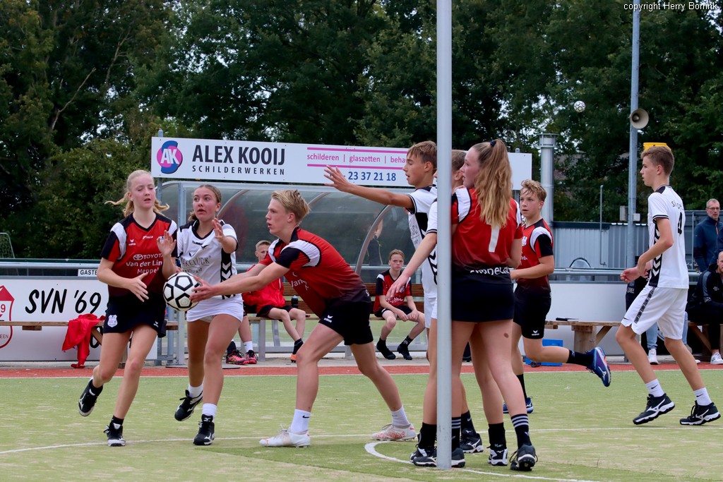 DOS’46 B1 – De Meeuwen B1 2 oktober 2021